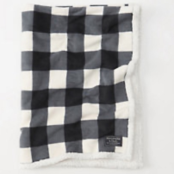 abercrombie blanket